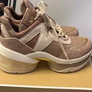 MICHAEL KORS Olympia スニーカー【US7】 Amazon.com | Michael Kors Olympia Trainer Natural Multi 6 M